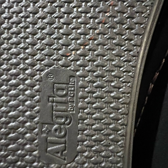 Alegria Shimmery Brown Genuine Leather Thong Strap Sandals Women’s Size 39 US 9 - Picture 6 of 9